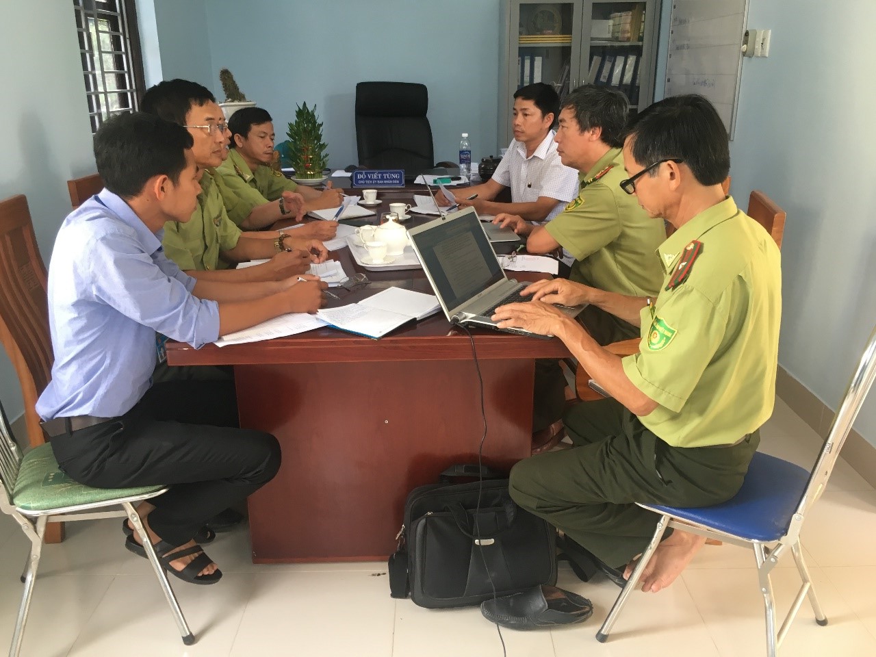 Một